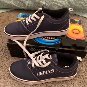 Size 11 Mens HEELYS